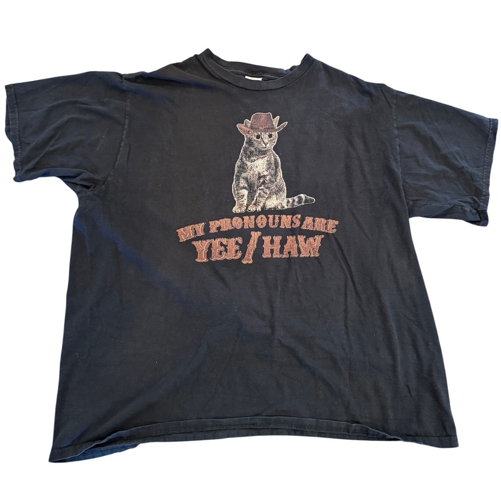 Port & Company My Pronouns Are Yee Haw Cat Cowboy Hat Black Graphic T-Shirt XL